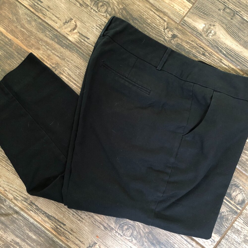 Women's WORTHINGTON Black Curvy Fit Ankle Pants Sz 14 Short